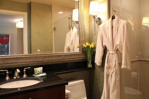 Luxury Suites International at The Signature - image 22