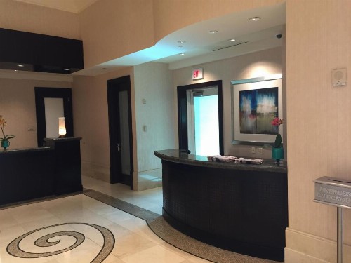 Luxury Suites International at The Signature - image 35