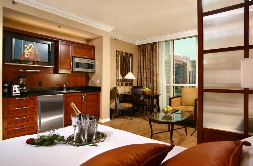 Luxury Suites International at The Signature - image 36