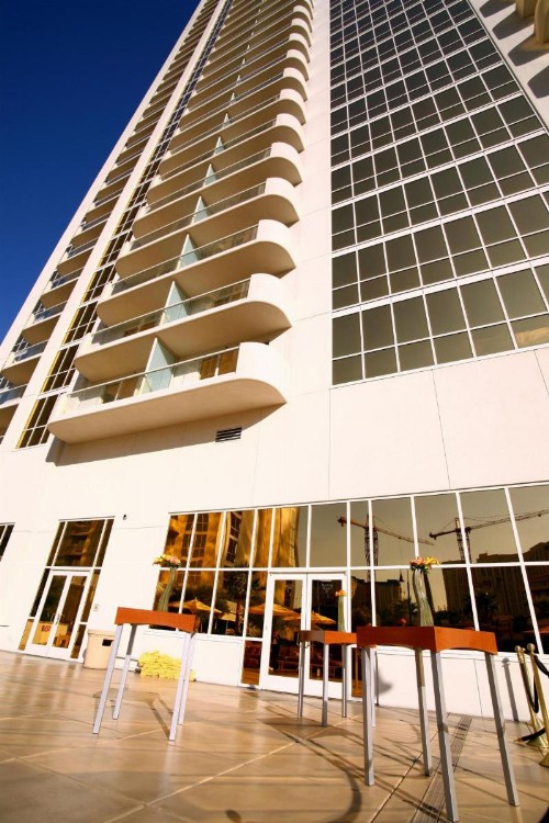 Luxury Suites International at The Signature - image 43