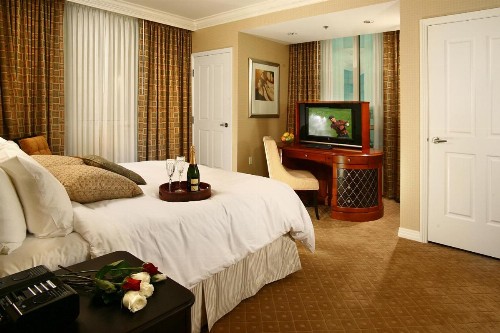 Luxury Suites International at The Signature - image 9