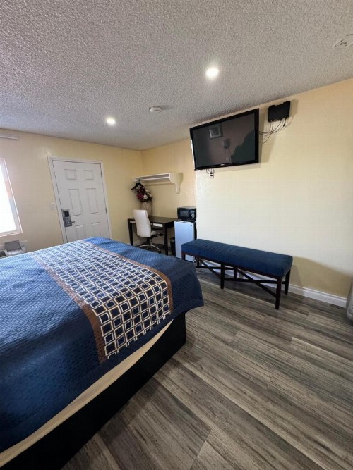 Walden Motel - image 11
