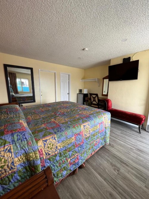 Walden Motel - image 13