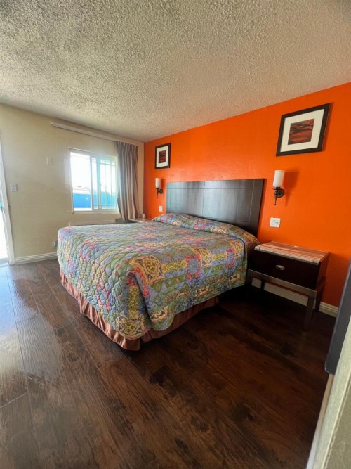 Walden Motel - image 14