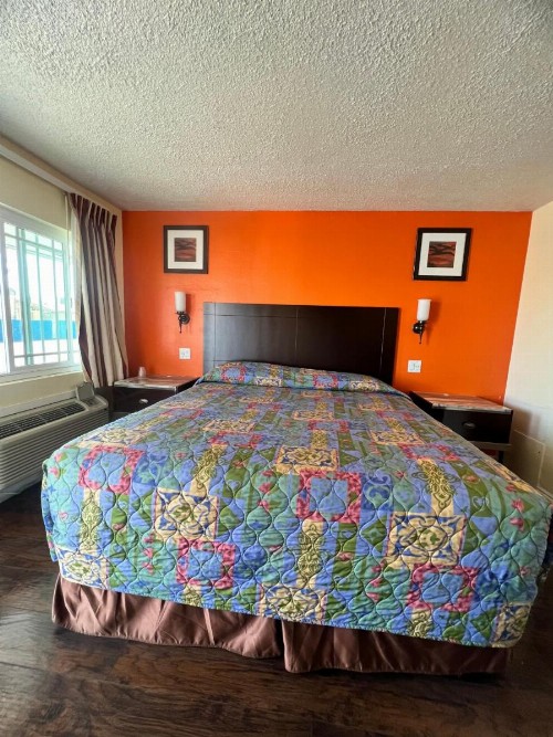 Walden Motel - image 15