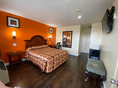 Walden Motel - image 18