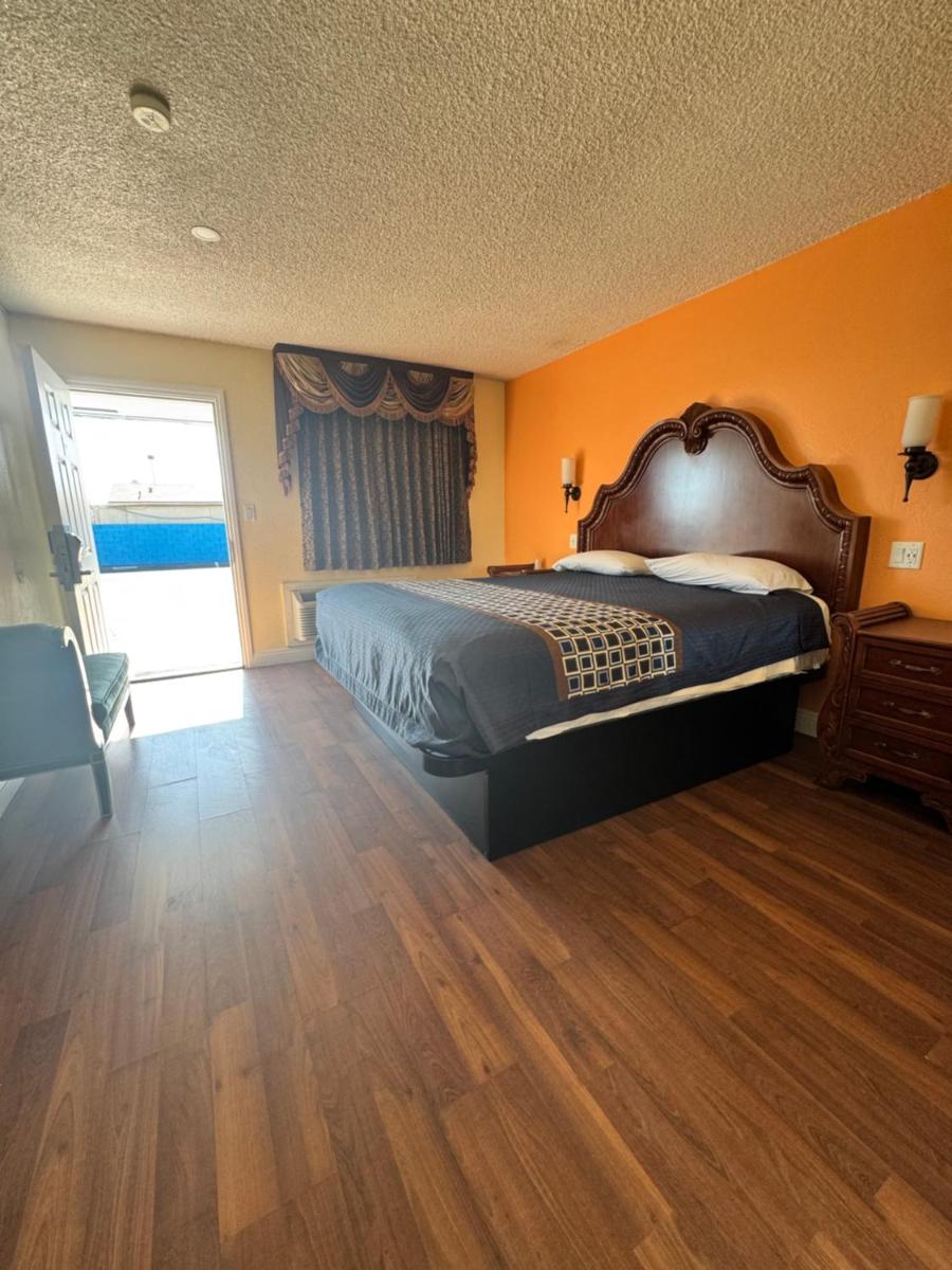 Walden Motel - image 3