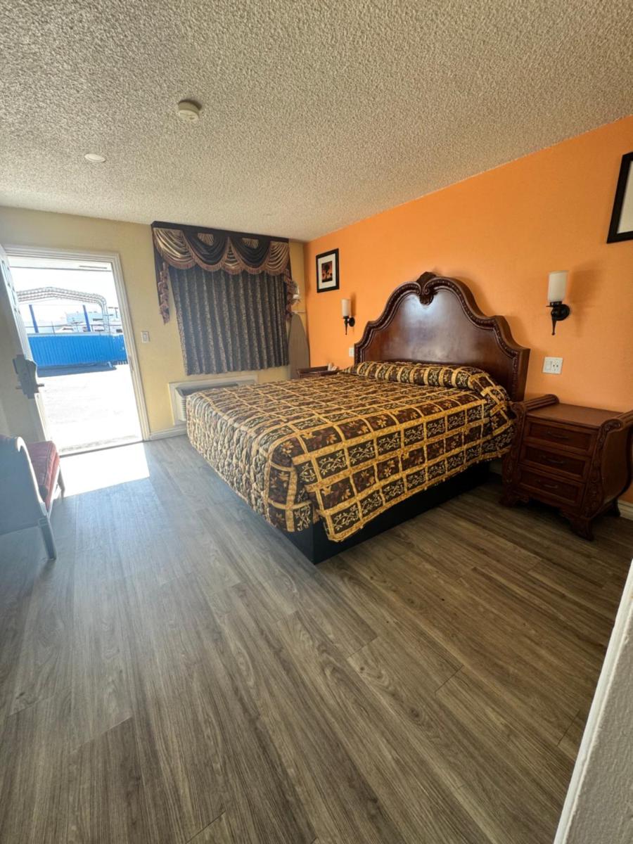 Walden Motel - image 7