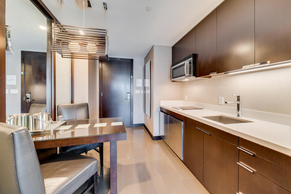 Jet Luxury at The Vdara - image 5