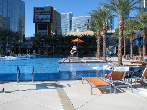 Suites at Elara Las Vegas Strip-No Resort Fees - image 17