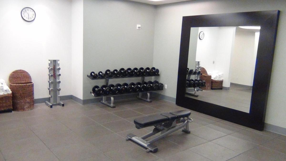 Suites at Elara Las Vegas Strip-No Resort Fees - image 3