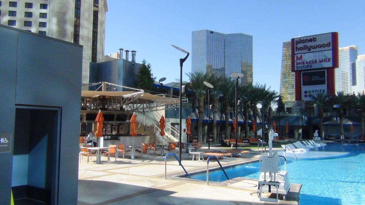 Suites at Elara Las Vegas Strip-No Resort Fees - image 4