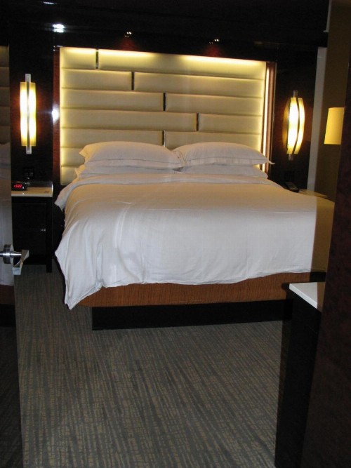 Suites at Elara Las Vegas Strip-No Resort Fees - image 7