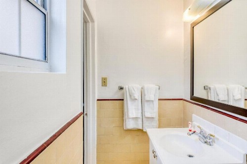 OYO Hotel Gateway Las Vegas - image 21