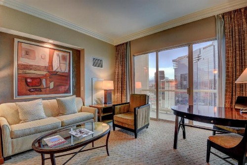 Penthouse Suite with Strip View at The Signature At MGM Grand - image 25