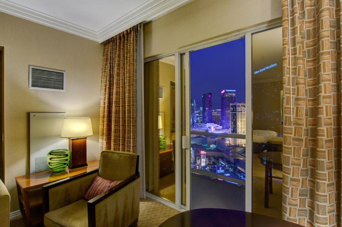 Penthouse Suite with Strip View at The Signature At MGM Grand - image 7