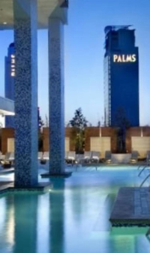 Palms Place Studio with Balcony & Strip View - image 17