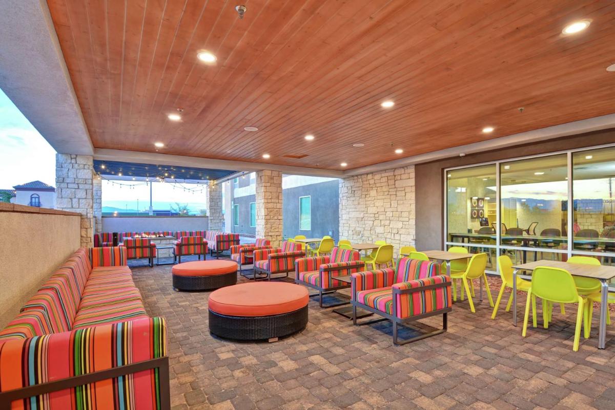 Home2 Suites By Hilton Las Vegas Strip South - image 3