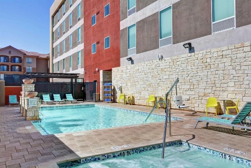 Home2 Suites By Hilton Las Vegas Strip South - image 9