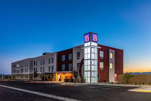 Motel 6-Las Vegas NV - Motor Speedway - image 7