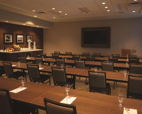 Hyatt Place Las Vegas at Silverton Village - image 2
