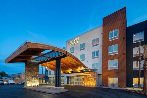 Fairfield Inn and Suites Las Vegas Northwest - image 2