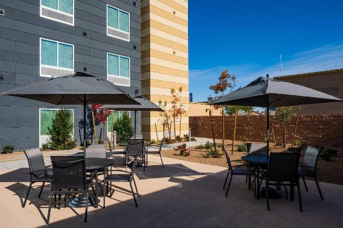 Fairfield Inn and Suites Las Vegas Northwest - image 6