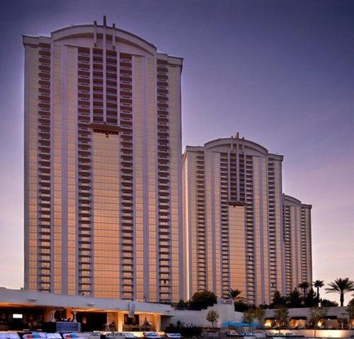 The Signature at MGM Grand by Suiteness - image 22