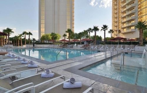 The Signature at MGM Grand by Suiteness - image 3