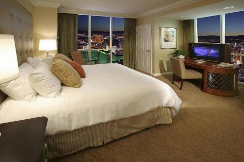 The Signature at MGM Grand by Suiteness - image 5