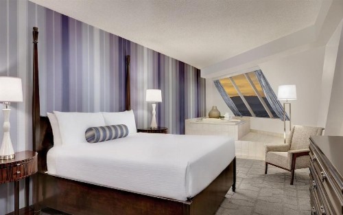 Luxor Hotel & Casino by Suiteness - image 31
