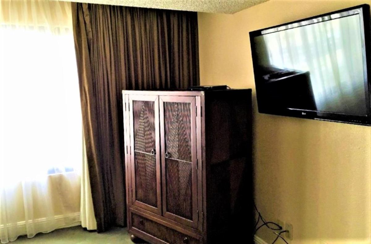 Jockey Resort Suites Center Strip - image 6