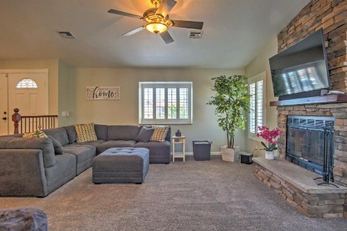 Las Vegas Home on 1/2 Acre w/Pool -10 min to Strip - image 9