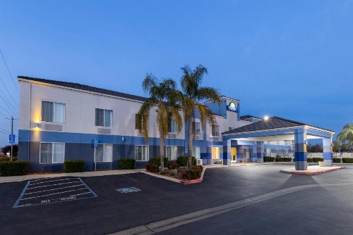 Days Inn by Wyndham Lathrop - image 28