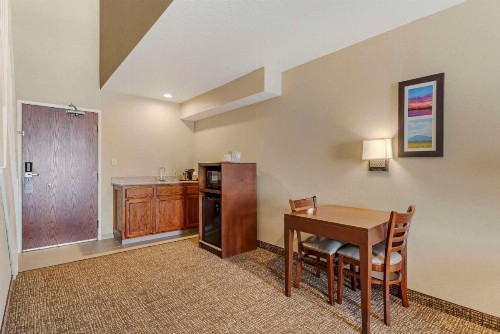 Comfort Inn Lathrop Stockton Airport - image 10