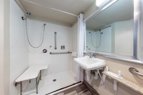 Comfort Inn Lathrop Stockton Airport - image 18