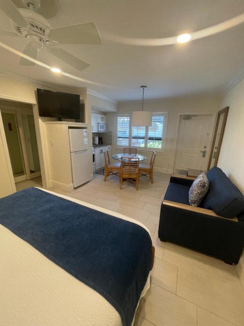 High Noon Beach Resort - image 17
