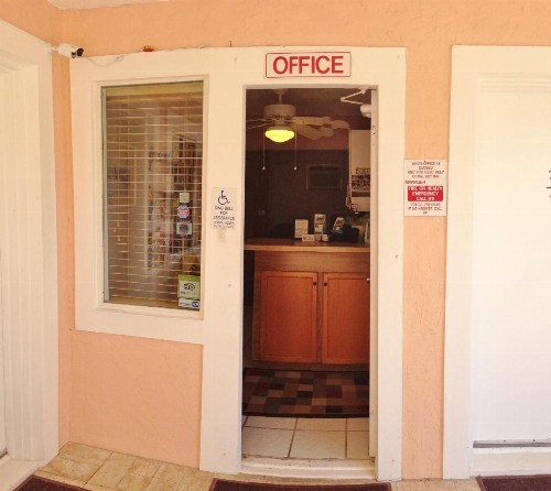 Coral Key Inn - image 12