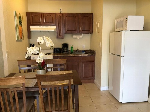 Coral Key Inn - image 23