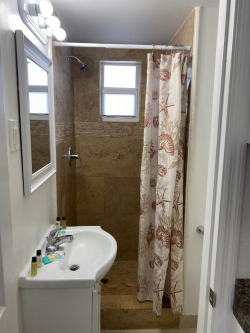 Coral Key Inn - image 3