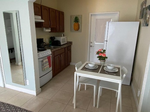 Coral Key Inn - image 36