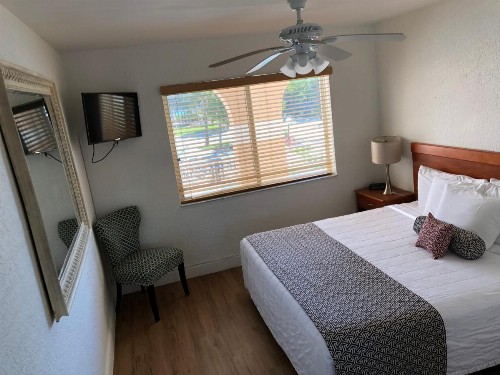 Coral Key Inn - image 8