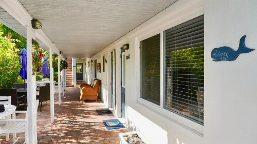 4145 By The Sea Inn & Suites - image 12