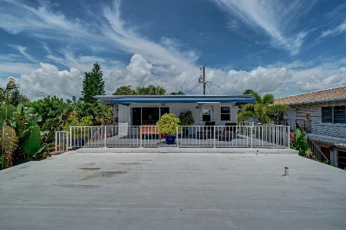 4145 By The Sea Inn & Suites - image 4