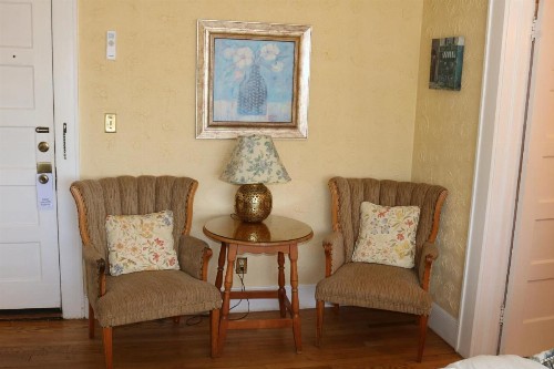Echo Mountain Inn - image 11