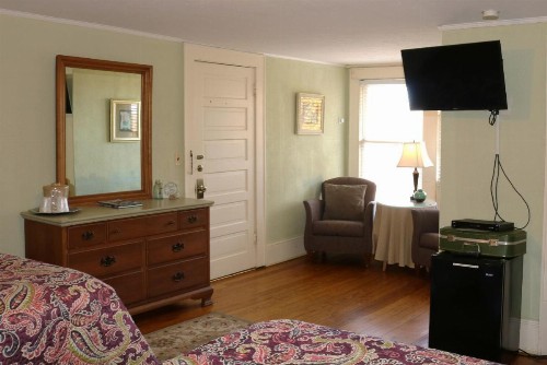 Echo Mountain Inn - image 16