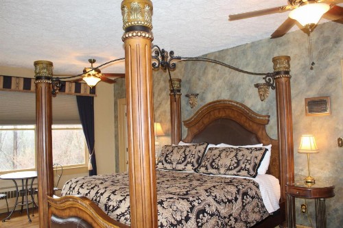 Echo Mountain Inn - image 33