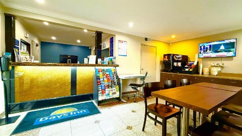 Days Inn by Wyndham Los Angeles LAX/ Redondo&ManhattanBeach