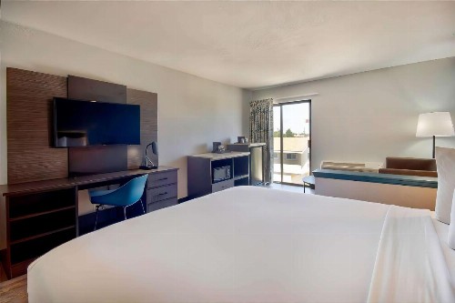 Baymont by Wyndham LAX/Lawndale - image 14