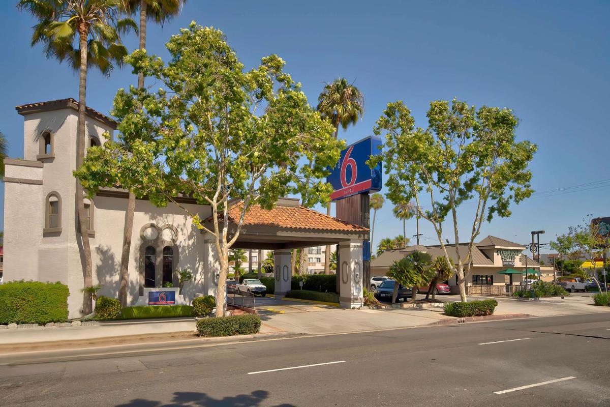 Baymont by Wyndham LAX/Lawndale - image 3